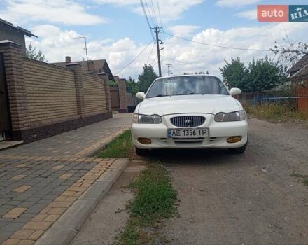 Білий Хендай Соната, об'ємом двигуна 2 л та пробігом 721 тис. км за 2800 $, фото 1 на Automoto.ua