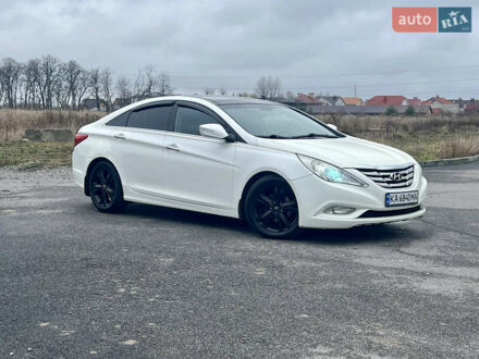 Білий Хендай Соната, об'ємом двигуна 2.4 л та пробігом 275 тис. км за 7600 $, фото 1 на Automoto.ua