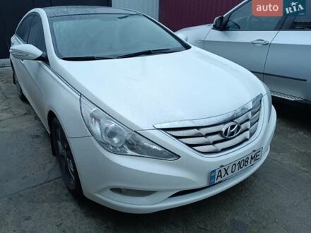 Білий Хендай Соната, об'ємом двигуна 2.36 л та пробігом 218 тис. км за 6399 $, фото 1 на Automoto.ua