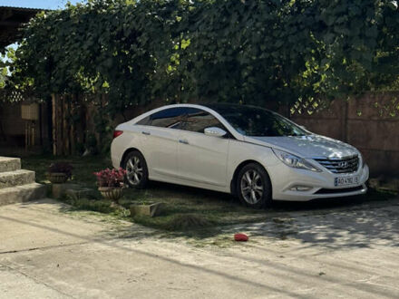 Хендай Соната 2010 у Ужгороді на Automoto.ua Білий Хендай Соната, об'ємом двигуна 2 л та пробігом 120 тис. км за 9700 $, фото 1 на Automoto.ua