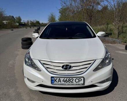 Белый Хендай Соната, объемом двигателя 2 л и пробегом 173 тыс. км за 9200 $, фото 1 на Automoto.ua