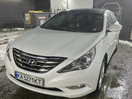 Белый Хендай Соната, объемом двигателя 2.36 л и пробегом 78 тыс. км за 12500 $, фото 1 на Automoto.ua