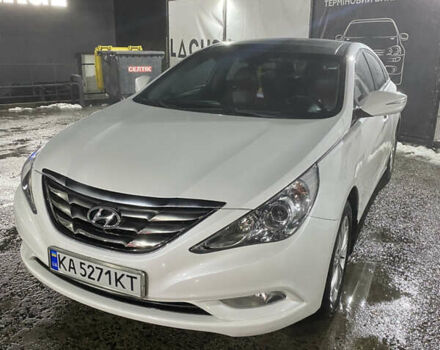Белый Хендай Соната, объемом двигателя 2.36 л и пробегом 78 тыс. км за 12500 $, фото 1 на Automoto.ua