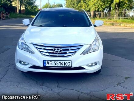 Хендай Соната 2011 в Виннице на Automoto.ua Белый Хендай Соната, объемом двигателя 2.4 л и пробегом 210 тыс. км за 6900 $, фото 1 на Automoto.ua