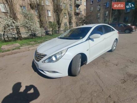 Хендай Соната 2011 у Кривому Розі на Automoto.ua Білий Хендай Соната, об'ємом двигуна 2 л та пробігом 290 тис. км за 7000 $, фото 1 на Automoto.ua
