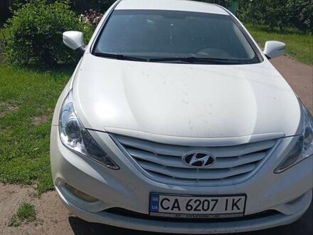Белый Хендай Соната, объемом двигателя 2 л и пробегом 122 тыс. км за 8700 $, фото 1 на Automoto.ua