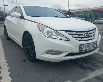 Белый Хендай Соната, объемом двигателя 2.36 л и пробегом 171 тыс. км за 8300 $, фото 1 на Automoto.ua