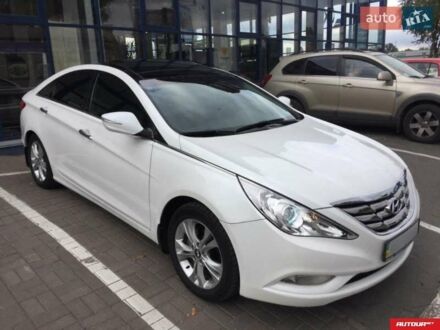 Хендай Соната 2012 в Тернополе на Automoto.ua Белый Хендай Соната, объемом двигателя 2 л и пробегом 95 тыс. км за 14000 $, фото 1 на Automoto.ua