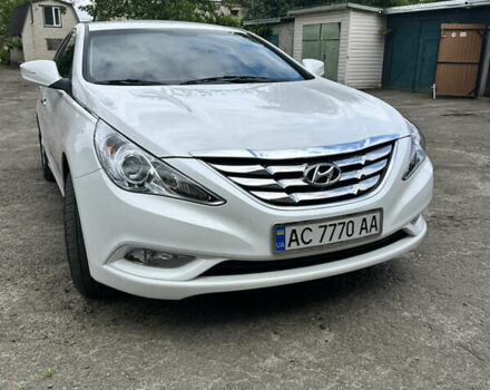 Белый Хендай Соната, объемом двигателя 2 л и пробегом 78 тыс. км за 10000 $, фото 1 на Automoto.ua