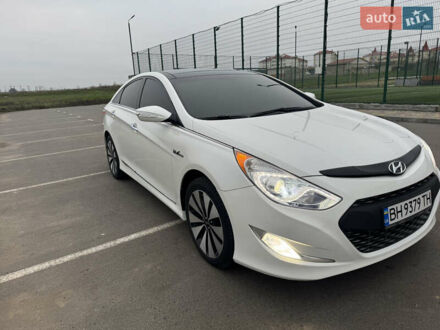 Білий Хендай Соната, об'ємом двигуна 2.36 л та пробігом 167 тис. км за 10000 $, фото 1 на Automoto.ua
