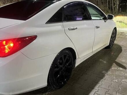 Білий Хендай Соната, об'ємом двигуна 2 л та пробігом 250 тис. км за 8500 $, фото 1 на Automoto.ua