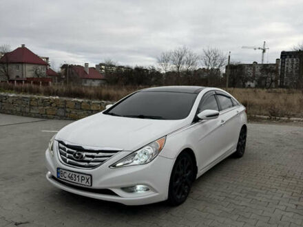 Білий Хендай Соната, об'ємом двигуна 2 л та пробігом 270 тис. км за 9450 $, фото 1 на Automoto.ua
