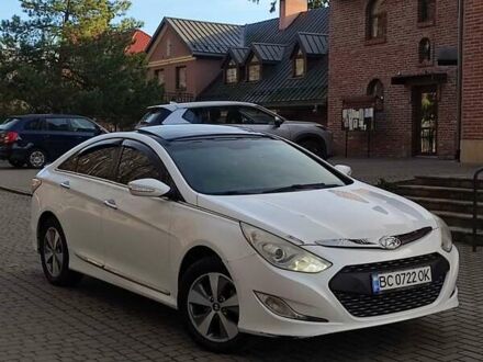 Белый Хендай Соната, объемом двигателя 2.36 л и пробегом 257 тыс. км за 9200 $, фото 1 на Automoto.ua