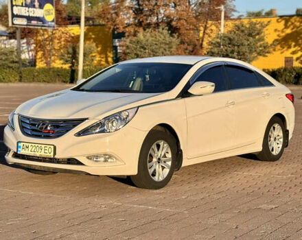 Белый Хендай Соната, объемом двигателя 2 л и пробегом 87 тыс. км за 7900 $, фото 1 на Automoto.ua