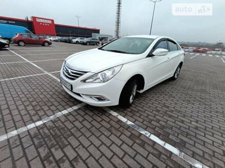 Белый Хендай Соната, объемом двигателя 2 л и пробегом 138 тыс. км за 7200 $, фото 1 на Automoto.ua