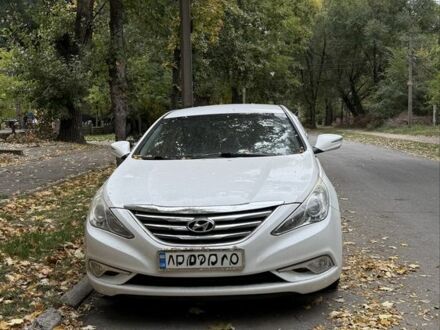 Білий Хендай Соната, об'ємом двигуна 2 л та пробігом 161 тис. км за 7500 $, фото 1 на Automoto.ua