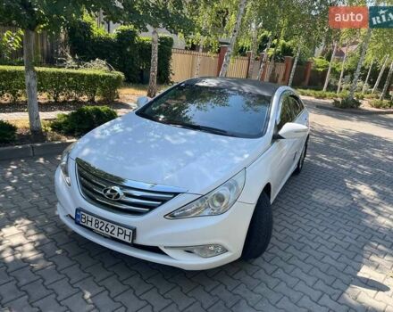Белый Хендай Соната, объемом двигателя 2 л и пробегом 422 тыс. км за 8200 $, фото 1 на Automoto.ua