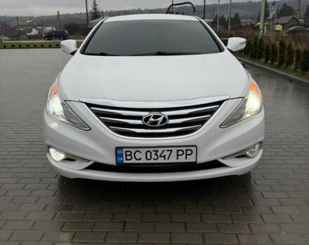 Белый Хендай Соната, объемом двигателя 2 л и пробегом 506 тыс. км за 7800 $, фото 1 на Automoto.ua