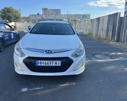 Білий Хендай Соната, об'ємом двигуна 2.4 л та пробігом 245 тис. км за 10500 $, фото 1 на Automoto.ua