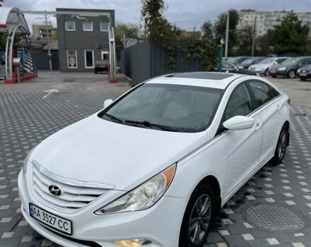 Белый Хендай Соната, объемом двигателя 2.36 л и пробегом 100 тыс. км за 9700 $, фото 1 на Automoto.ua