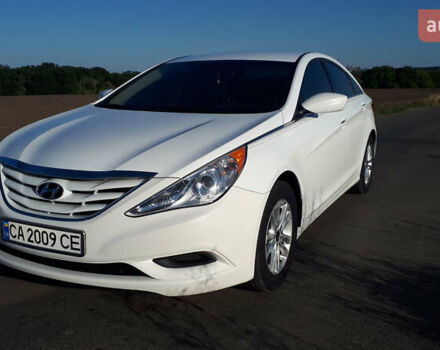 Белый Хендай Соната, объемом двигателя 2.4 л и пробегом 170 тыс. км за 7900 $, фото 1 на Automoto.ua