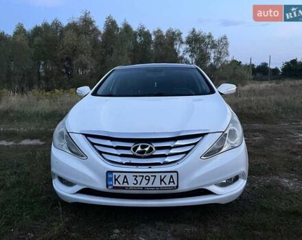 Білий Хендай Соната, об'ємом двигуна 2.4 л та пробігом 230 тис. км за 6500 $, фото 1 на Automoto.ua