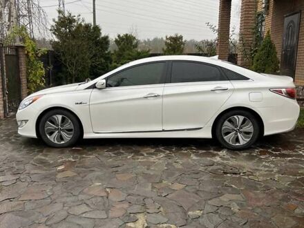 Білий Хендай Соната, об'ємом двигуна 2.36 л та пробігом 209 тис. км за 10800 $, фото 1 на Automoto.ua