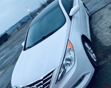 Белый Хендай Соната, объемом двигателя 2.4 л и пробегом 160 тыс. км за 9500 $, фото 1 на Automoto.ua