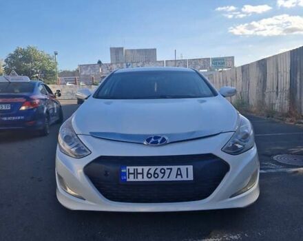 Білий Хендай Соната, об'ємом двигуна 2.4 л та пробігом 245 тис. км за 10500 $, фото 1 на Automoto.ua