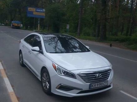Білий Хендай Соната, об'ємом двигуна 2.36 л та пробігом 250 тис. км за 6500 $, фото 1 на Automoto.ua