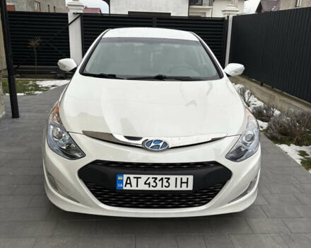 Білий Хендай Соната, об'ємом двигуна 2.4 л та пробігом 235 тис. км за 10000 $, фото 1 на Automoto.ua