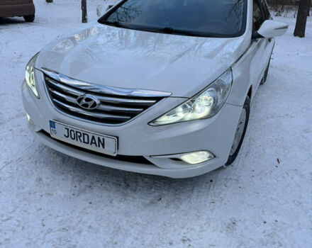 Белый Хендай Соната, объемом двигателя 2 л и пробегом 194 тыс. км за 10500 $, фото 1 на Automoto.ua