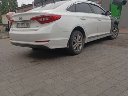Хендай Соната 2014 в Кременчуге на Automoto.ua Белый Хендай Соната, объемом двигателя 2 л и пробегом 397 тыс. км за 6000 $, фото 1 на Automoto.ua