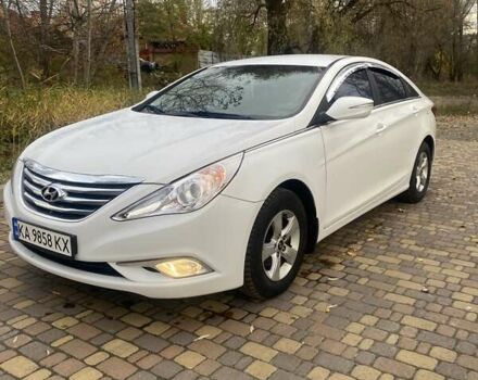 Белый Хендай Соната, объемом двигателя 2 л и пробегом 570 тыс. км за 6200 $, фото 1 на Automoto.ua