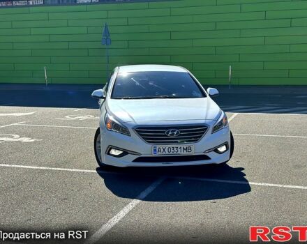 Белый Хендай Соната, объемом двигателя 2 л и пробегом 195 тыс. км за 10800 $, фото 1 на Automoto.ua