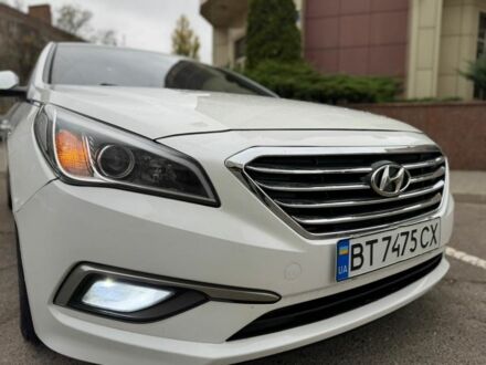 Белый Хендай Соната, объемом двигателя 2 л и пробегом 325 тыс. км за 7700 $, фото 1 на Automoto.ua