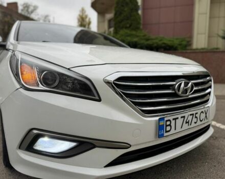 Белый Хендай Соната, объемом двигателя 2 л и пробегом 325 тыс. км за 7700 $, фото 1 на Automoto.ua