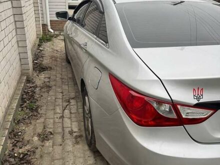 Білий Хендай Соната, об'ємом двигуна 2 л та пробігом 260 тис. км за 5000 $, фото 1 на Automoto.ua