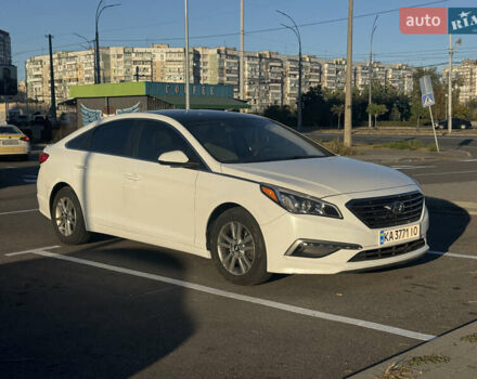 Білий Хендай Соната, об'ємом двигуна 2.36 л та пробігом 143 тис. км за 9600 $, фото 1 на Automoto.ua
