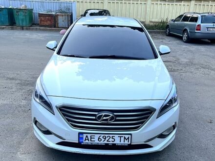 Білий Хендай Соната, об'ємом двигуна 2 л та пробігом 106 тис. км за 9000 $, фото 1 на Automoto.ua