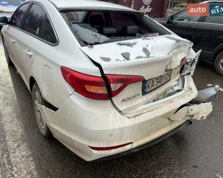 Белый Хендай Соната, объемом двигателя 2 л и пробегом 220 тыс. км за 6500 $, фото 1 на Automoto.ua