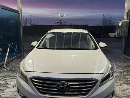 Белый Хендай Соната, объемом двигателя 2 л и пробегом 356 тыс. км за 9000 $, фото 1 на Automoto.ua