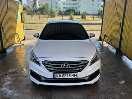 Белый Хендай Соната, объемом двигателя 2 л и пробегом 135 тыс. км за 13000 $, фото 1 на Automoto.ua