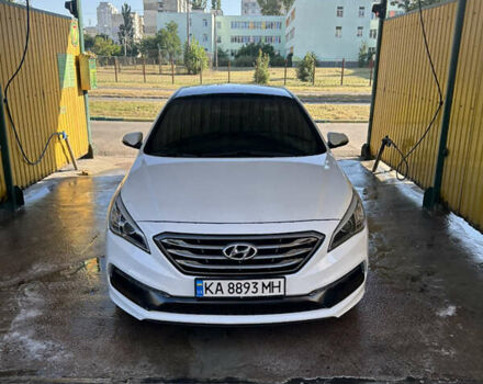 Белый Хендай Соната, объемом двигателя 2 л и пробегом 135 тыс. км за 13000 $, фото 1 на Automoto.ua