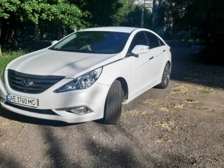 Білий Хендай Соната, об'ємом двигуна 2 л та пробігом 106 тис. км за 9500 $, фото 1 на Automoto.ua