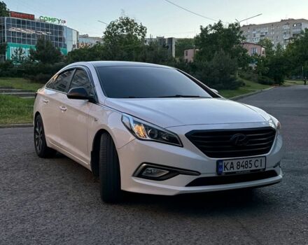 Белый Хендай Соната, объемом двигателя 2 л и пробегом 180 тыс. км за 5650 $, фото 1 на Automoto.ua