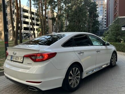 Хендай Соната 2015 у Броварах на Automoto.ua Білий Хендай Соната, об'ємом двигуна 2.4 л та пробігом 148 тис. км за 11200 $, фото 1 на Automoto.ua