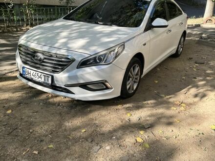 Білий Хендай Соната, об'ємом двигуна 2 л та пробігом 300 тис. км за 9800 $, фото 1 на Automoto.ua