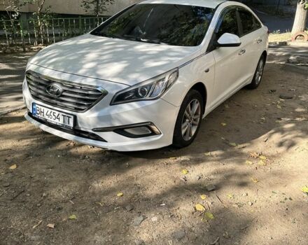 Белый Хендай Соната, объемом двигателя 2 л и пробегом 300 тыс. км за 9000 $, фото 1 на Automoto.ua