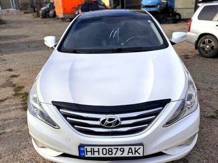 Белый Хендай Соната, объемом двигателя 2 л и пробегом 532 тыс. км за 7500 $, фото 1 на Automoto.ua
